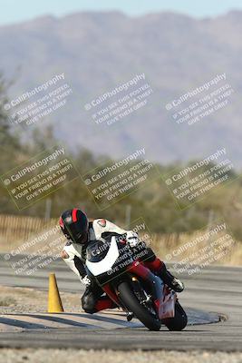 media/Dec-01-2025-Moto Forza (Mon) [[2daa91e15f]]/2-Intermediate Group/Session 3 (Turn 3)/